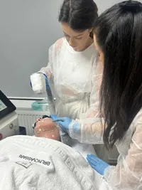 Poze manichiura din cadrul Salonului Poeme